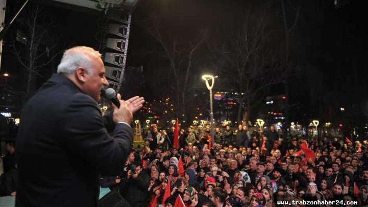 Zorluoğlu’nun Meydanları Etkileyen Hitap Performansı