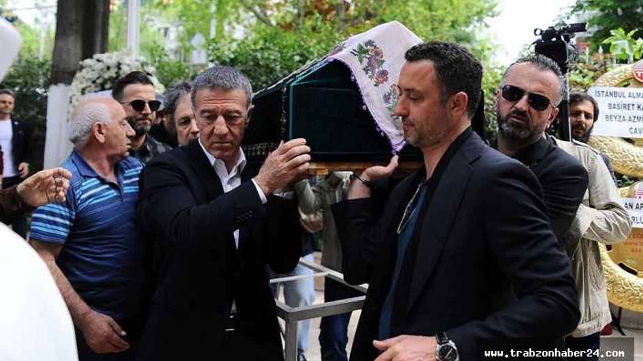 Münevver Ayten Barlas son yolculuğuna uğurlandı