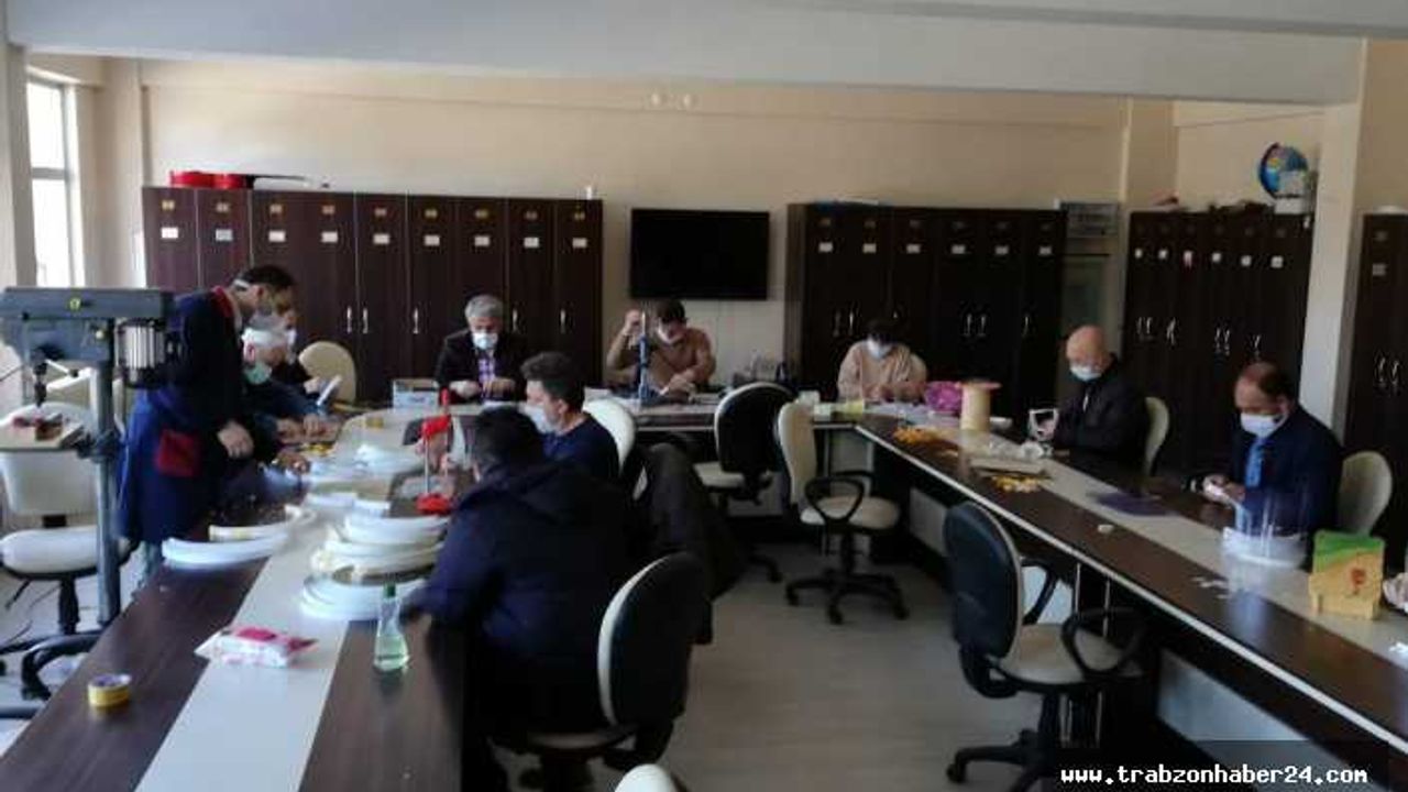 Akçaabat Belediyesinden Siperlik Maske Üretimine Destek