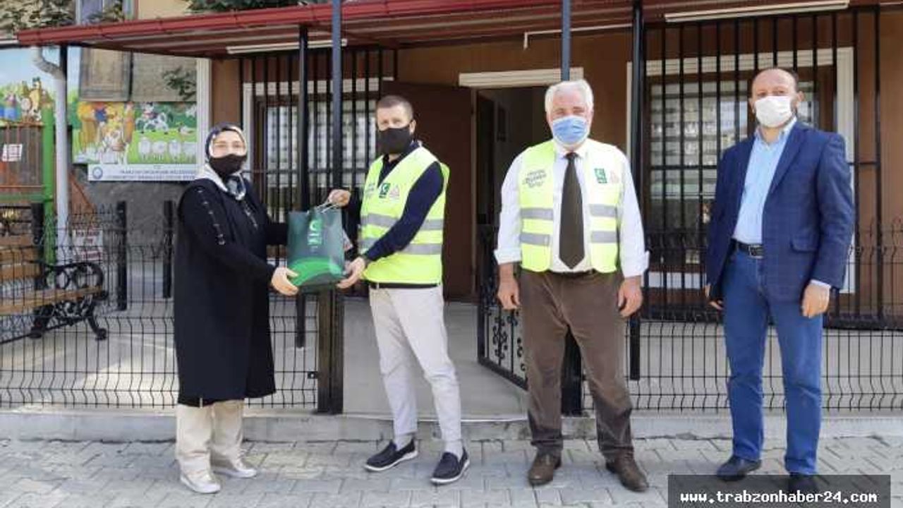 Türkiye Yeşilay Cemiyeti Trabzon Şube Başkanı Köksal Boz Muhtarları Unutmadı