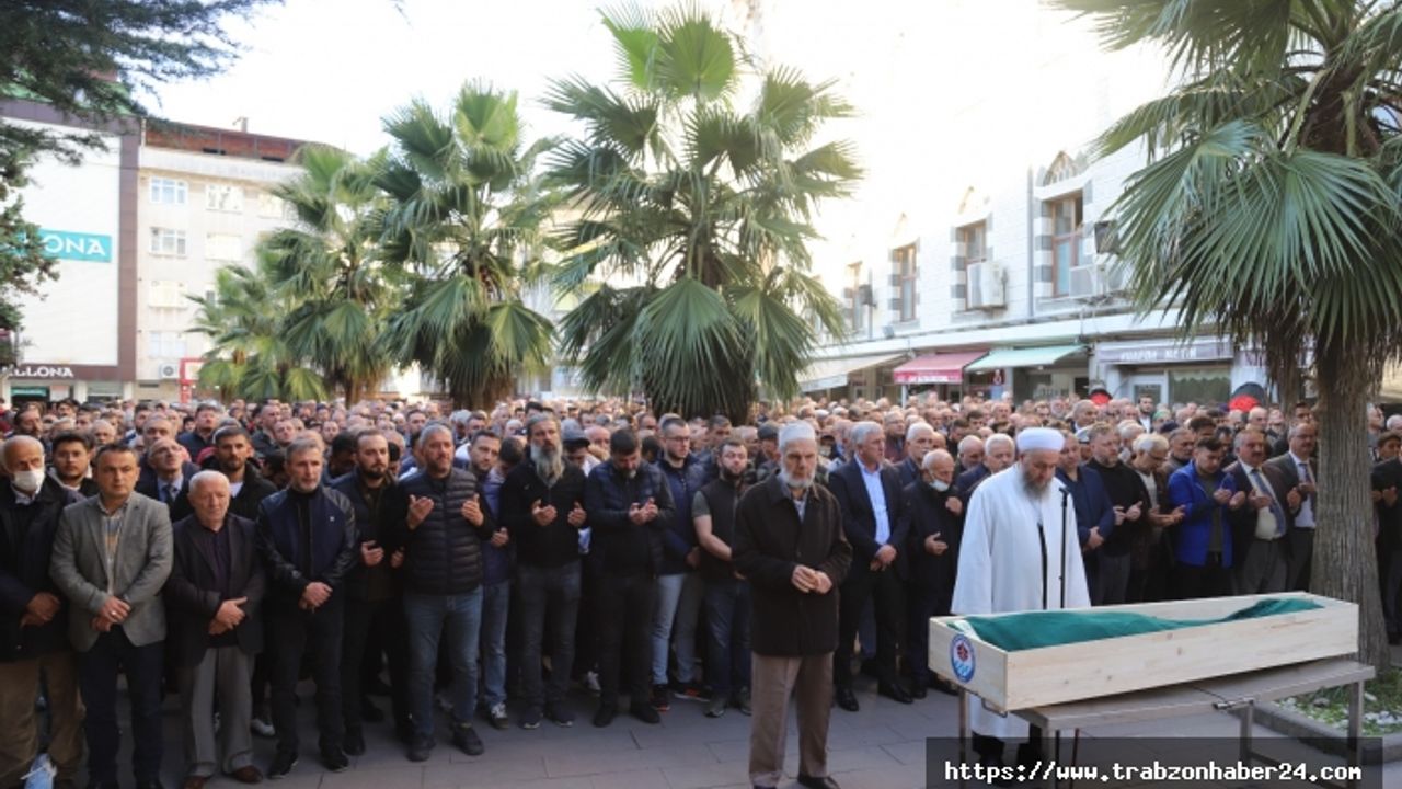 Ünlü Fenomen ve Sinema Oyuncusu Reşat Hacıahmetoğlu’nun Babası Tahir Hacıahmetoğlu Hakka Yolcu Edildi