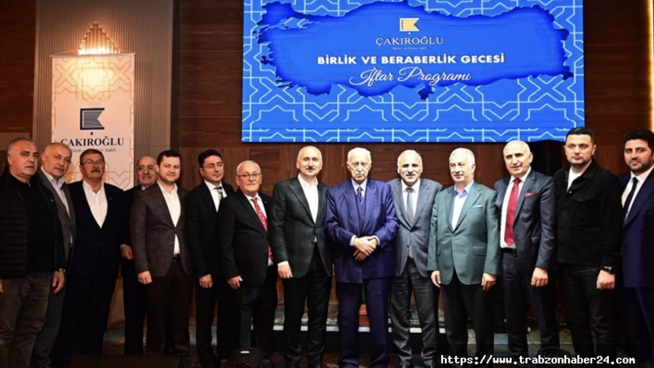 Bakan Karaismailoğlu Çakıroğlu Ailesinin İftar Programına Katıldı