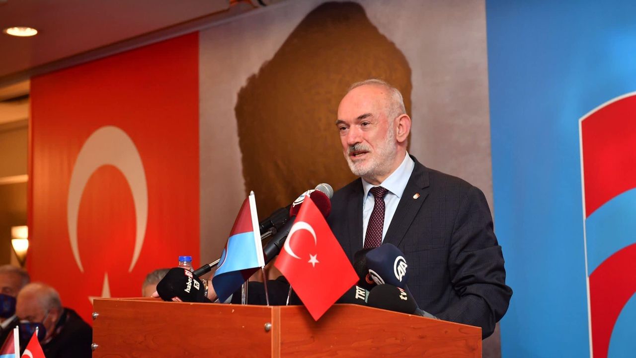 Trabzonspor Divan Başkanı Sürmen’den Taraftara Çağrı