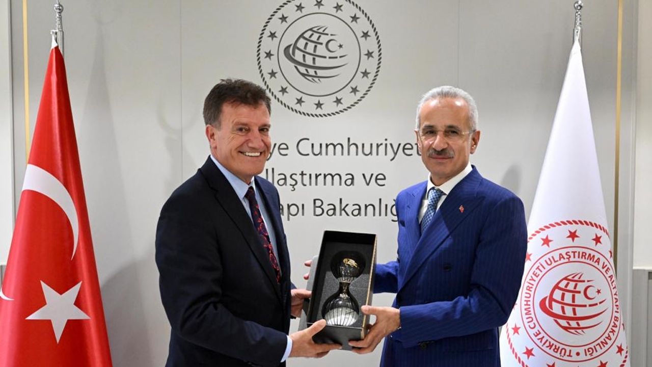 Ulaştırma ve Altyapı Bakanı Abdulkadir Uraloğlu, “KKTC’nin altyapısının güçlenmesi vatandaşlarının refahı için vazgeçilm