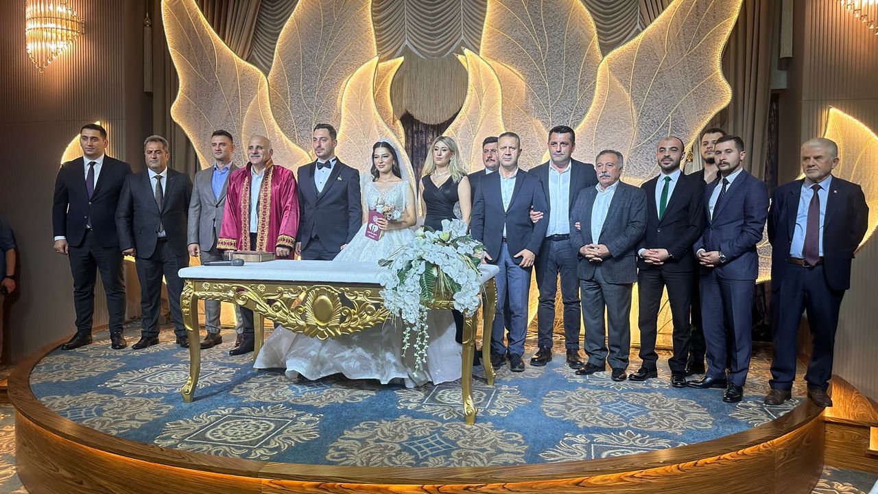 Trabzon’da ülkücüler bu düğünde buluştu…