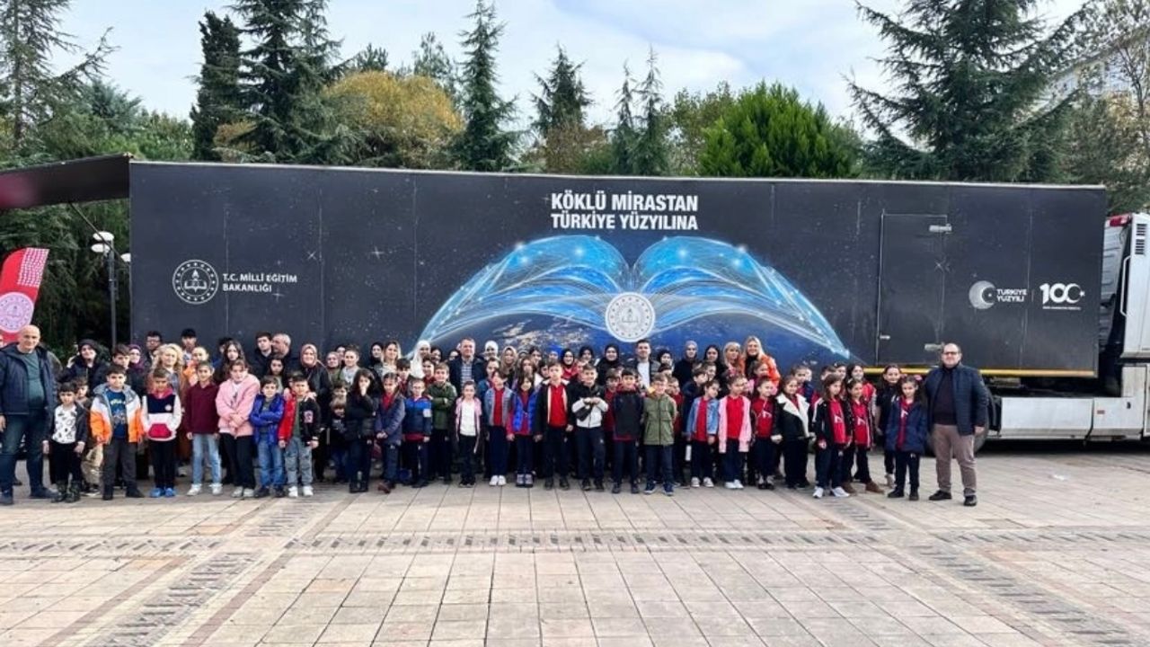 Köklü Mirastan Türkiye Yüzyılı’na gezici eğitim tırı, Trabzon’da!