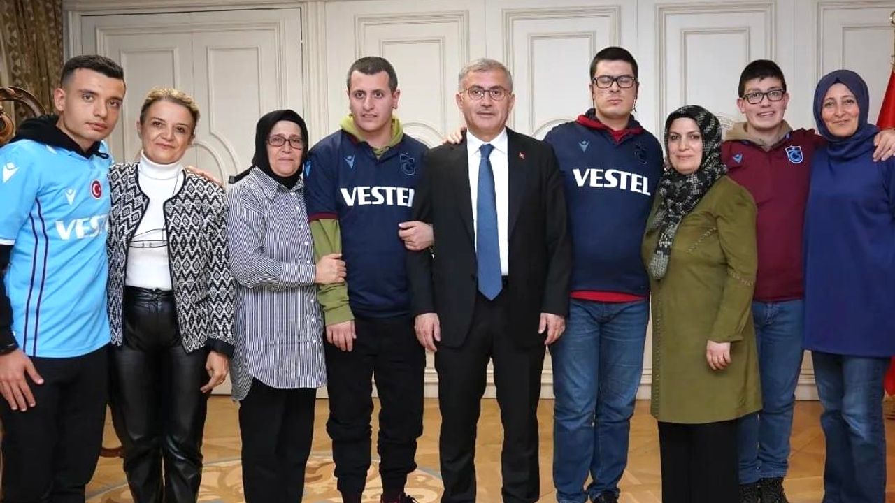 Trabzon’dan Engelli Dernekleri Üsküdar Belediye Başkanı Türkmen’in Misafiri Oldu