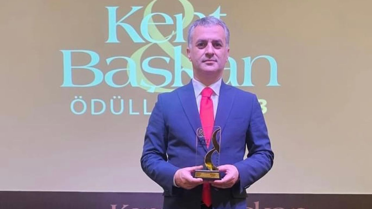 Yomra Belediye Başkanı Mustafa Bıyık'a ödül