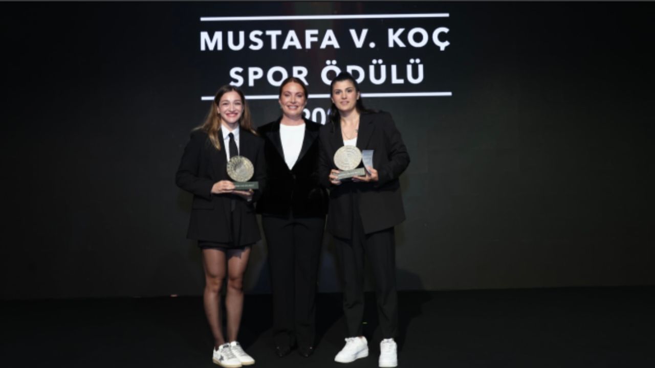 Busenaz Sürmeneli ve Busenaz Çakıroğlu M.Vehbi Koç Spor Ödülünün Sahibi Oldu