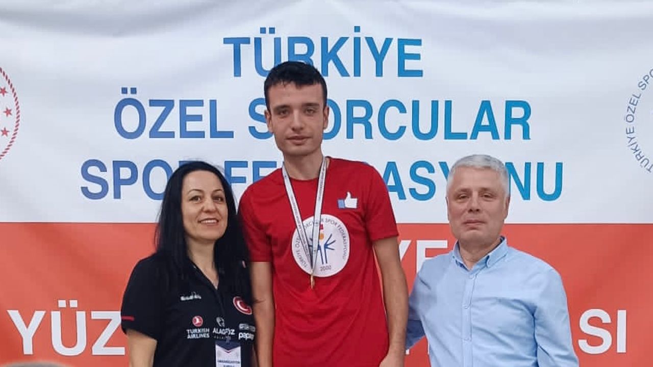 Trabzon Büyükşehir Belediyesi Özel Sporcusu Batuhan Yakup Çakır Tüm Madalyaları Toplayarak Türkiye Şampiyon Oldu