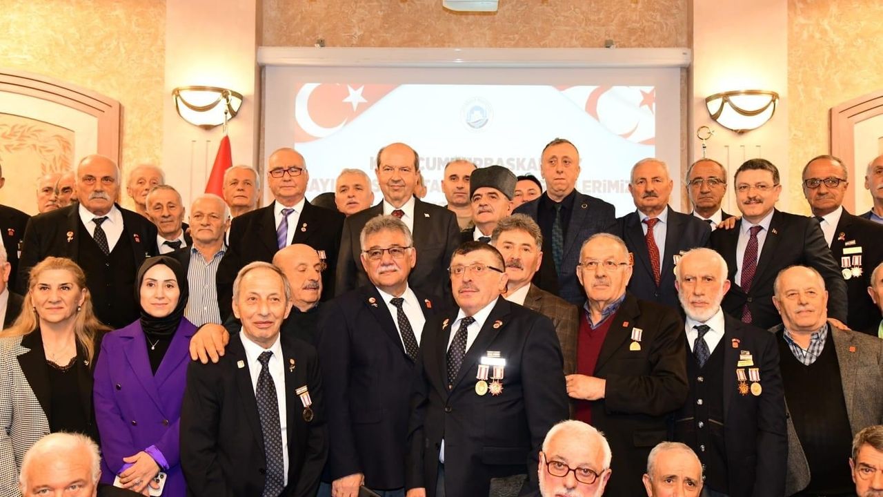 KKTC Cumhurbaşkanı Ersin Tatar” Kıbrıs Gazileri ile bir araya geldi”