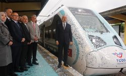 Bakan Karaismailoğlu “Elektrikli Tren Bugün İlk Kez Yolcu Taşımaya Başlıyor”