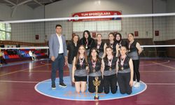Akçaabat’ta Liseler Arası Kadın Voleybol Turnuvası Sona Erdi