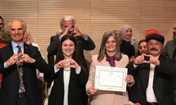 CHP Trabzon Milletvekili Sibel Suiçmez, düzenlenen törenle mazbatasını aldı.