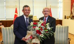 Kemal Kılıçdaroğlu Özgür Özel’e Görevini Devretti