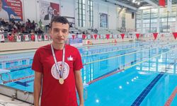 Türkiye Şampiyonu Özel Sporcu Batuhan Yakup Çakır Madalyalarını Başkan Zorluoğlu’na İthaf Etti