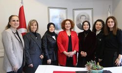 Türk Kızılay Doğu Karadeniz Bölge Kan Merkezi Müdürü’nden Ak Parti İl Kadın Kolları Başkanına Ziyaret