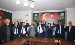 İYİ Parti Beşikdüzü Belediye Başkan Adayı Serkan Dübüş adaylıktan feragat etti, yeni aday Fuat Gözaçan