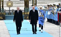 Azerbaycan Cumhurbaşkanı İlham Aliyev Cumhurbaşkanlığı Köşkünde