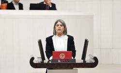 CHP Milletvekili Suiçmez Araklı’nın Yakasından Düşün