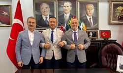 MHP Trabzon Teşkilatı Bayramlaşmada Sokağa Taştı