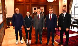 Vali Yıldırım Olimpiyat Şampiyonunu Kabul Etti