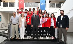 KTÜ Rektörü, Türkiye İkincisi Ekibi Makamında Kabul Etti