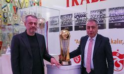 U19 ve Basketbol Takımlarımızın Şampiyonluk Kupaları Şamil Ekinci Müzesi’ndeki Yerini Aldı