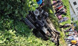 Trabzon'da kamyonet devrildi! 8 kişi  yaralı.