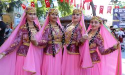 Akçaabat’ta 33. Uluslararası Müzik ve Halk Oyunları Festivali Caddesi şoku İle Başladı