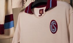 Trabzonspor 61 seri numaralı tarihi formayı açık artırmada satışa çıkarttı