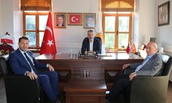 CHP’li belediye başkanı hizmet için AK Partili İl başkanına gitti…
