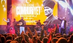 TRABZON MEYDANI KIRMIZI BEYAZA BÜRÜNDÜ