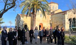 Trabzon Valisi Aziz Yıldırım’ın eşi Güllühan Yıldırım hanımefendi 2 Kaymakam ve Eşleri İle Ayasofya’yı Ziyaret Etti