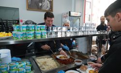 KENT LOKANTALARI, DAR GELİRLİ VATANDAŞIN YÜZÜNÜ GÜLDÜRÜYOR “BU ÜLKE ANCAK TEMİZ VE İYİ İNSANLARLA DÜZELİR”