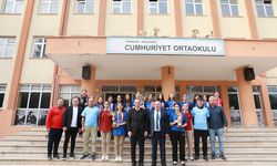 BAŞKAN EKİM, HER HAFTA BİR OKULU ZİYARET EDİYOR