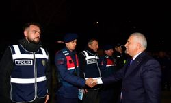 Vali Yıldırım Yeni Yıl Dolayısıyla Trafik Uygulama Noktasını Ziyaret Etti