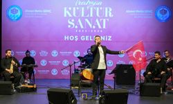 VOLKAN ARSLAN’DAN TÜRK BAYRAĞIYLA ANLAMLI KONSER