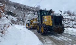 BÜYÜKŞEHİR EKİPLERİ KARLA MÜCADELEYİ SÜRDÜRÜYOR