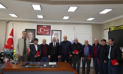 Başkan Bilgin’den emekliye ayrılan personellere plaket ONLARIN EMEKLERİ UNUTULAMAZ