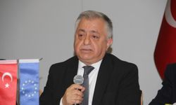 AKAÇ, ZARARLI BÖCEKLERLE MÜCADELE İÇİN PLANLAMA ÇAĞRISI YAPTI