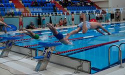 AKÇAABAT’TA KURTULUŞ COŞKUSU HAVUZDA YAŞANDI