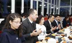 BAŞKAN EKİM, FEN LİSESİ ÖĞRENCİLERİYLE İFTAR SOFRASINDA BULUŞTU