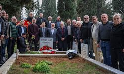 Ahmet Suat Özyazıcı kabri başında anıldı