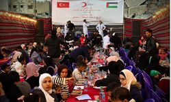 Türk Kızılay Gazze’de Ramazan’ın İlk İftar Sofrasını Kurdu