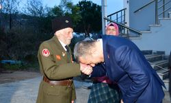 Vali Şahin ve Hanımefendiden Kore Gazisi Pirağa Uzun’a Ziyaret