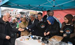 Trabzon’da 6 Şubat deprem şehitleri için helva ikramı