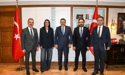 Dünya Kiçk Boks Şampiyonu Sabriye Şengül’den Başkan Genç’e Ziyaret