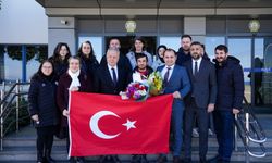 BAŞKAN YARDIMCISI ZORLU, AVRUPA ŞAMPİYONU BUĞRA SELİMZADE’Yİ HAVALİMANINDA KARŞILADI