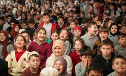 OF'TA ÇOCUKLAR TEKNE ORUCU ETKİNLİĞİNE AKIN ETTİ